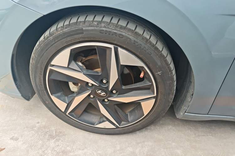 Used Hyundai Elantra 2021 1.5L CVT LUX Prestige Edition Left Front Wheel Hub