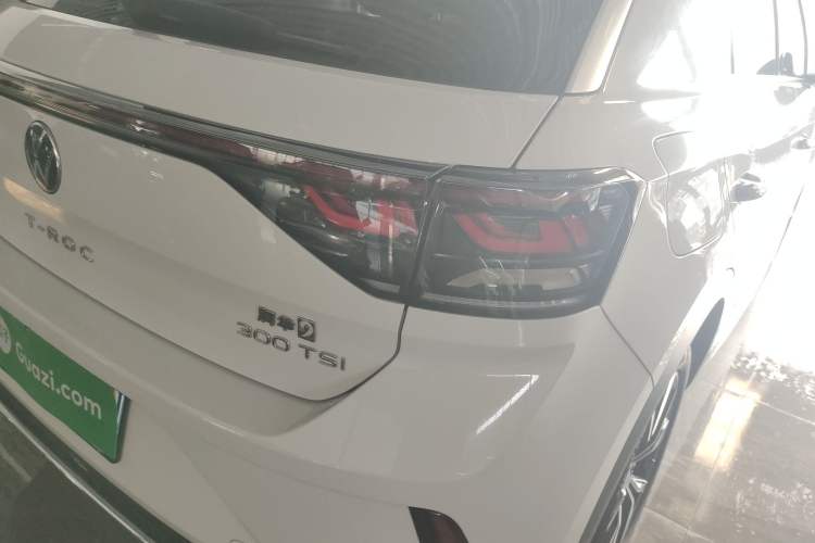 Used Volkswagen T-ROC 2023 300TSI DSG Two-Wheel-Drive Chen Guang Edition Right Rear Taillight