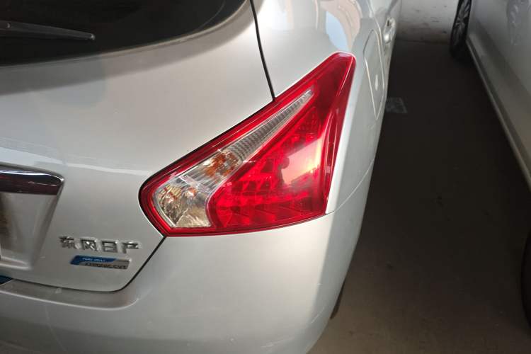 Used Nissan Tiida 2015 1.6T M-CVT GTS Limited Edition
