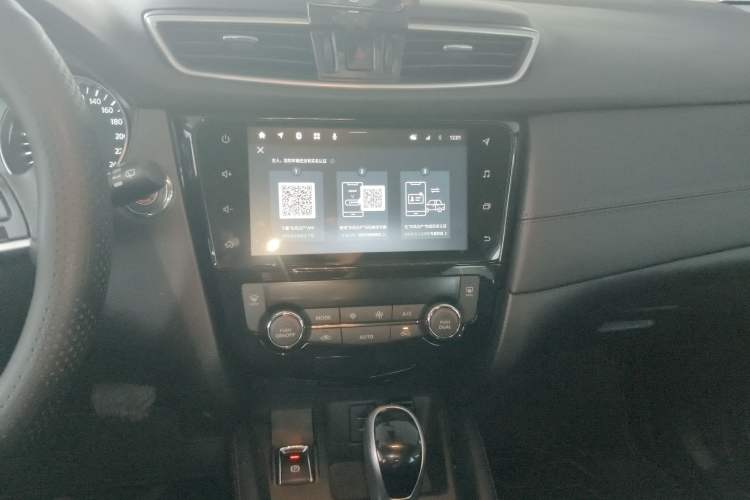 Used Nissan Qashqai 2023 Classic 2.0L CVT XV Comfort Edition Audio And AC Panel