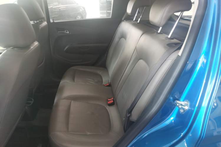 Used Chevrolet Aveo Sonic 2011 Hatchback 1.6L MT SX
