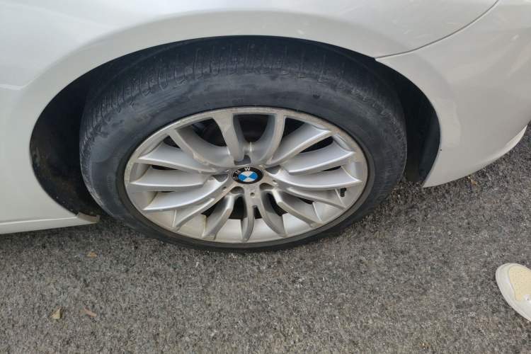 Used BMW 5 Series 2014 525Li Luxury Design Package Right Front Wheel Hub