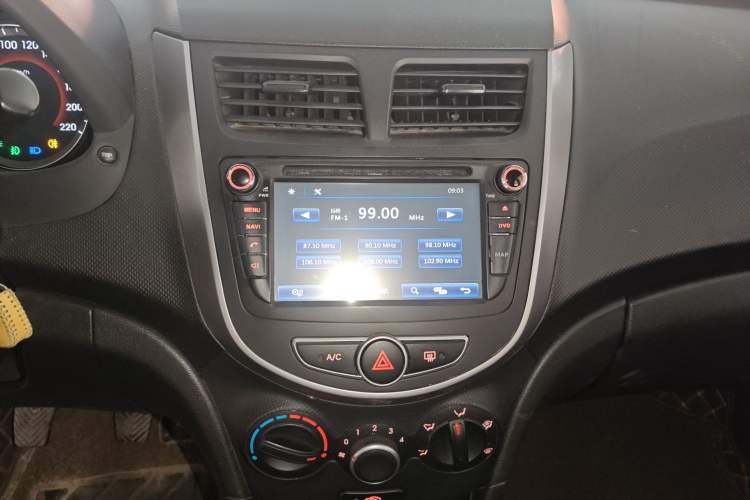 Used Hyundai Verna Ray 2014 1.4L Manual GLX
