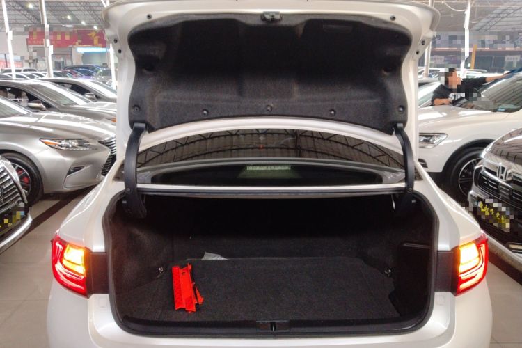 Used Lexus ES 2015 300h Comfort Edition