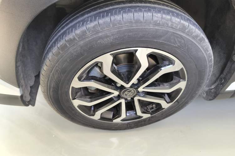 Used Toyota FRONTLANDER 2022 2.0L CVT Luxury Edition Left Front Wheel Hub