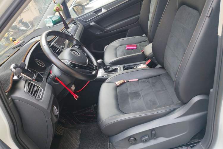 Used Volkswagen Golf Sportsvan 2018 280TSI Automatic Luxury Model Left Front Seat