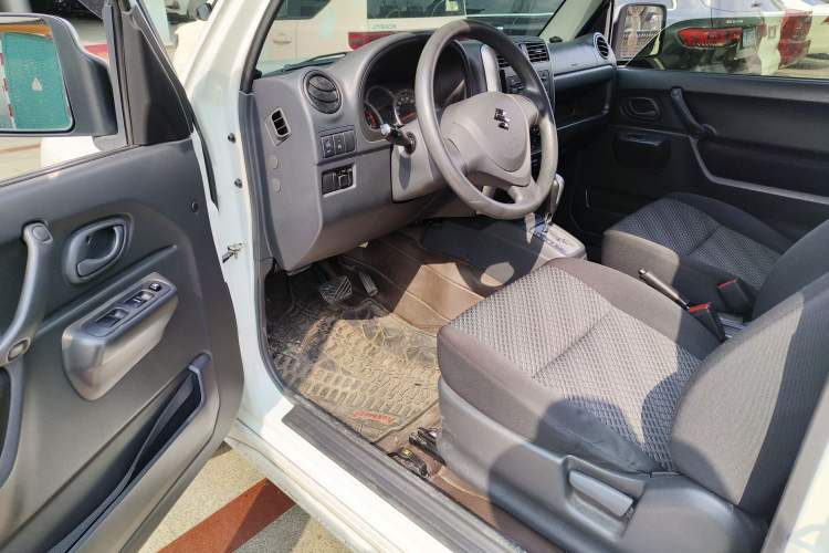Used Suzuki Jimny 2015 1.3 AT JLX Driver Seat