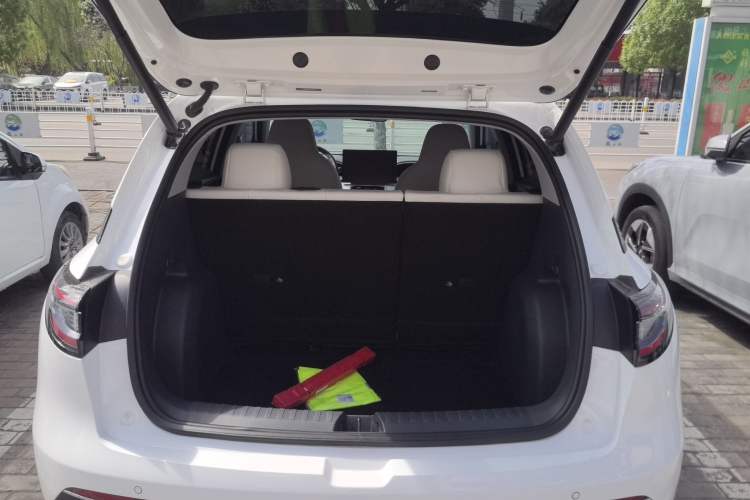 Used Geely Galaxy Geome 2025 310km Dream Edition Trunk