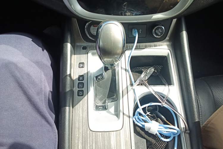 Used Nissan Murano 2019 2.5L XL Two-Wheel Drive Smart Connect Luxury Edition China VI Standard
