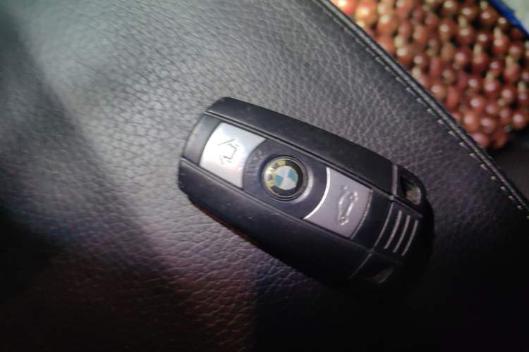 Used BMW 1 Series 2011 120i Convertible Coupe Vehicle Key