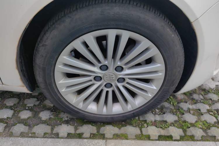 Used Buick Regal 2014 GS 2.0T Passionate Sport Edition Right Front Wheel Hub