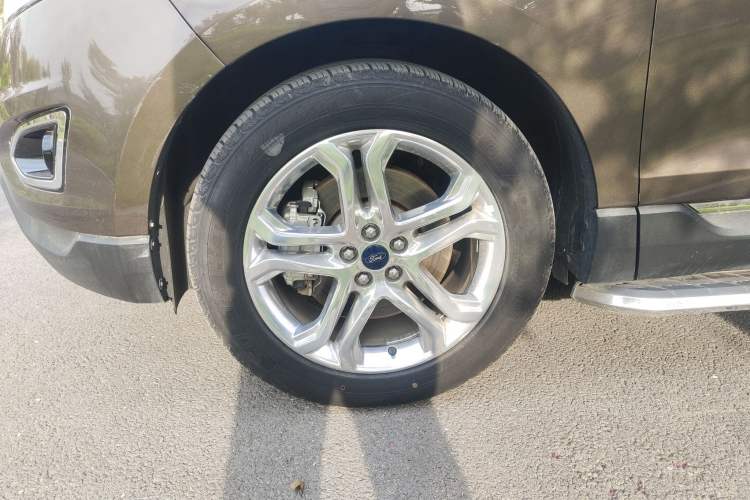 Used Ford Edge 2017 EcoBoost 245 Two-Wheel-Drive Sporty 7-Seater Left Front Wheel Hub