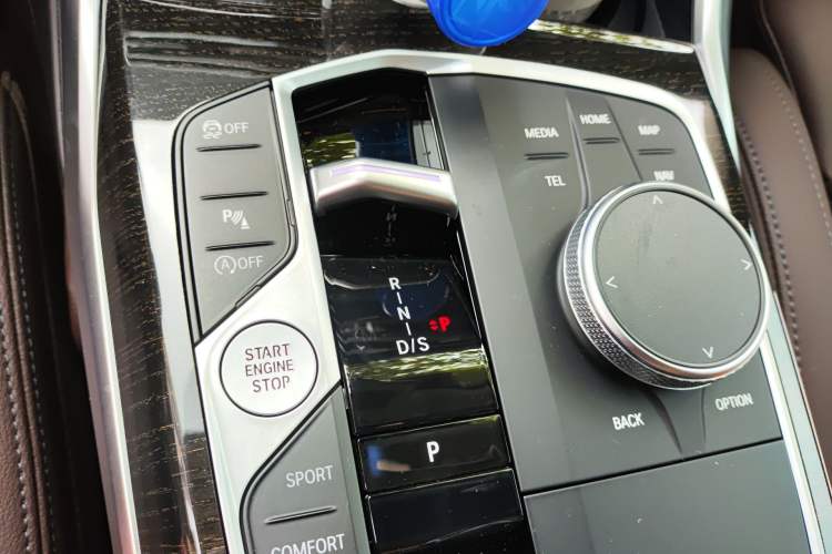 Used BMW 3 Series 2023 325Li M Sport Package Gear Lever