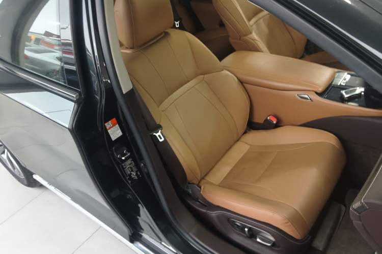 Used Lexus LS 2020 500h Excellence Edition China VI standard