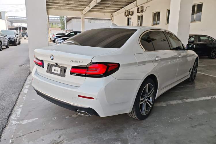 Used BMW 5 Series 2021 530Li Leading Luxury Package Rear Right 45 Deg