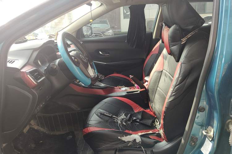 Used Nissan Lannia 2016 1.6L CVT Smart Cool Edition Left Front Seat