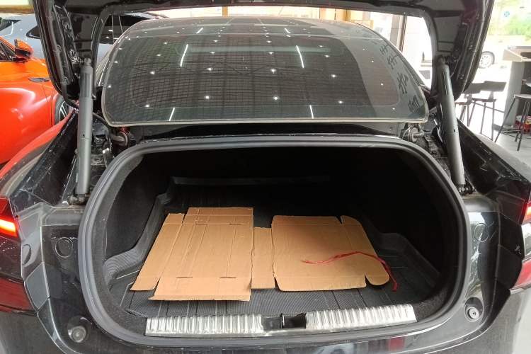 Used XPeng P7 2024 P7i 550 Pro Trunk