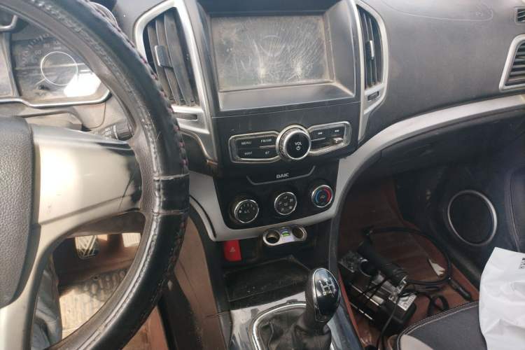 Used HYOSOW H3 2015 1.5L manual luxury version
