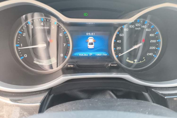 Used Geely Auto Emgrand 2017 Sedan Million Edition 1.3T CVT Upward Version Odometer Close Up
