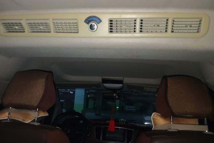 Used FORTHING Lingzhi 2019 M5L 1.6L 7-Seater Luxury Model China VI Standard Headliner