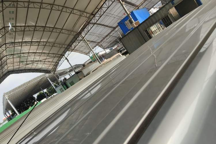 Used Wuling Yangguang 2024 300km Comfort-Grade Passenger Van 60kW
