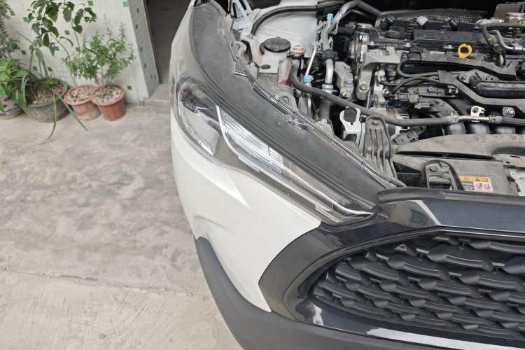 Used Toyota Corolla Cross 2024 2.0L Elite Edition Right Front Headlight