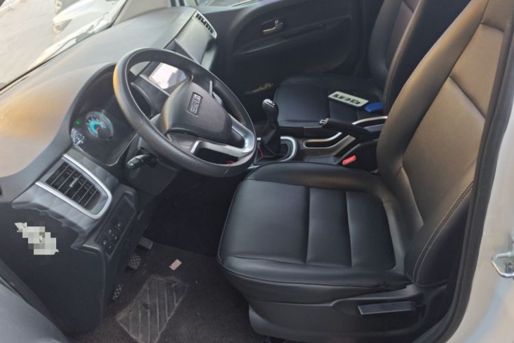 Used Jinbei Gold Hiace M Classic 2022 1.5L Travel Lion Passenger Van 6 Seats