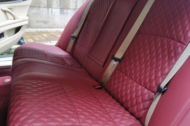 Used BMW 5 Series 2013 525Li Leading Model
