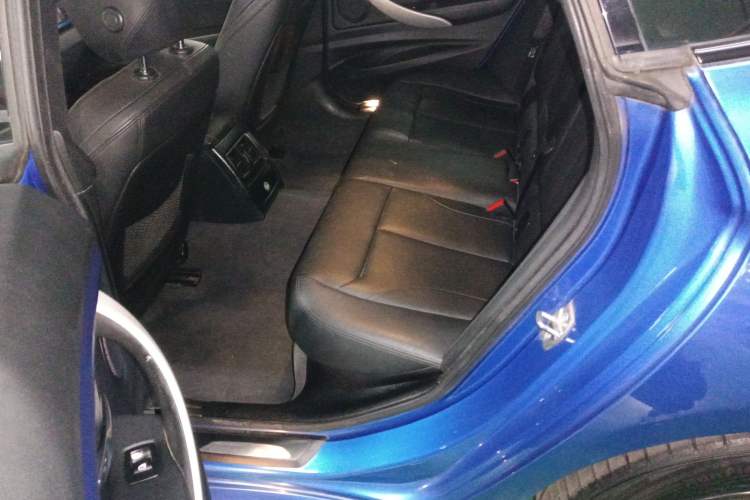 Used BMW 3 Series GT 2016 320i Design Package Edition Left Rear Seat