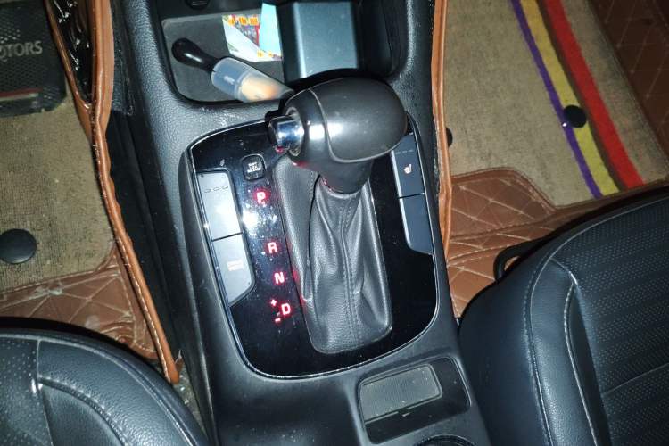 Used Kia K3 2017 1.6L Automatic 15th Anniversary Special Edition GLS Gear Lever