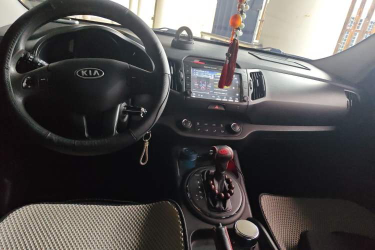 Used Kia Sportage R 2012 2.0L Automatic Two-Wheel Drive GL Trim
