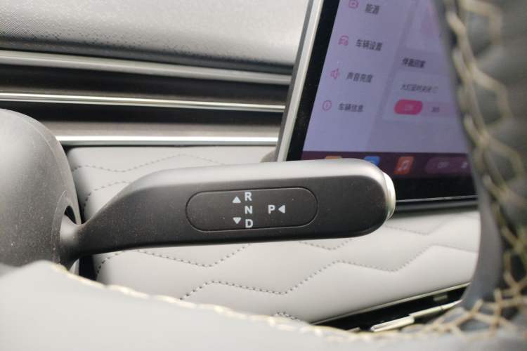 Used Dongfeng NAMMI 01 2024 430 Plus Smart+ Gear Lever