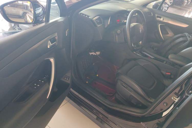 Used DS 4S 2018 30THP Enjoyment Model