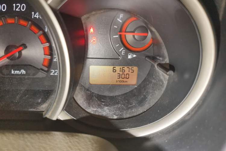 Used Nissan Sylphy 2012 Classic 1.6XE Manual Comfort Edition Odometer Close Up