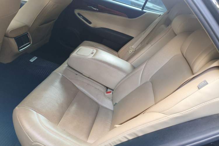 Used Toyota Crown 2015 2.0T Fashion Edition
