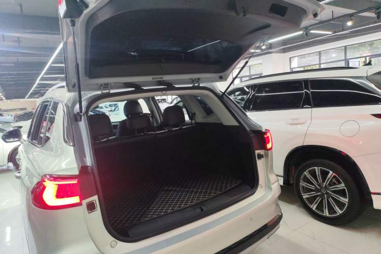 Used Roewe RX5 MAX 2021 Supreme Series 300TGI Automatic Luxury Cabin Edition
