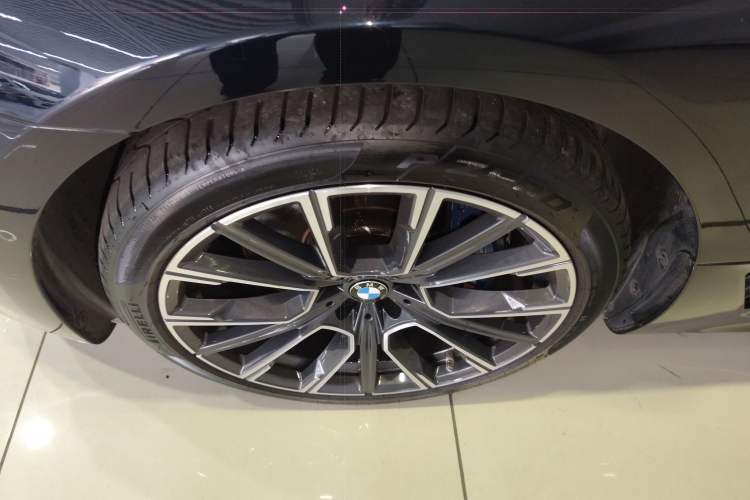 Used BMW 6 Series GT 2021 630i M Sport Grand Touring Edition Left Front Wheel Hub