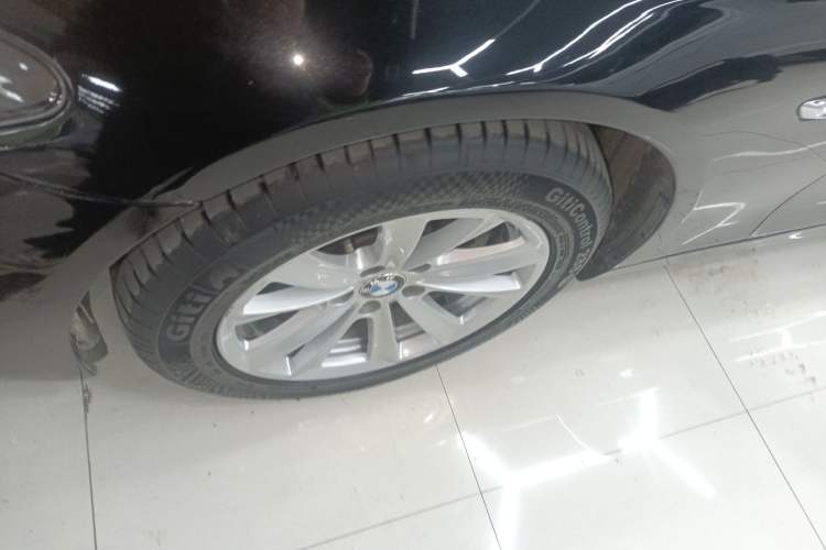 Used BMW 5 Series 2015 520i Elegant Edition Exterior 4