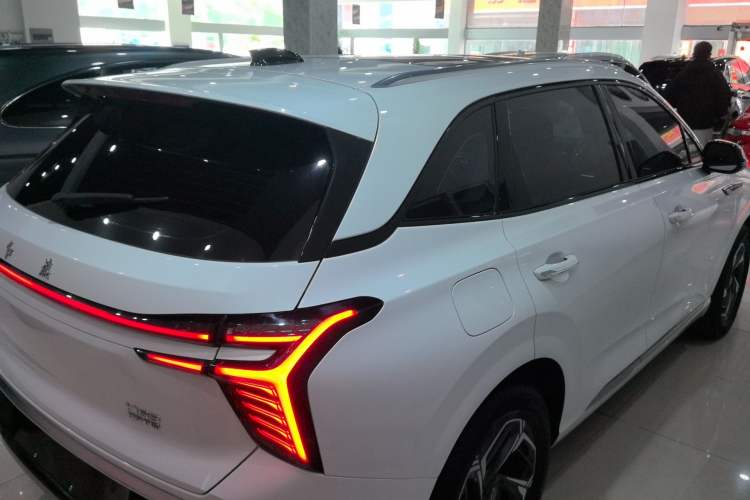 Used Hongqi HS3 2023 1.5T Two-Wheel Drive Shanwei Edition Rear Right 45 Deg