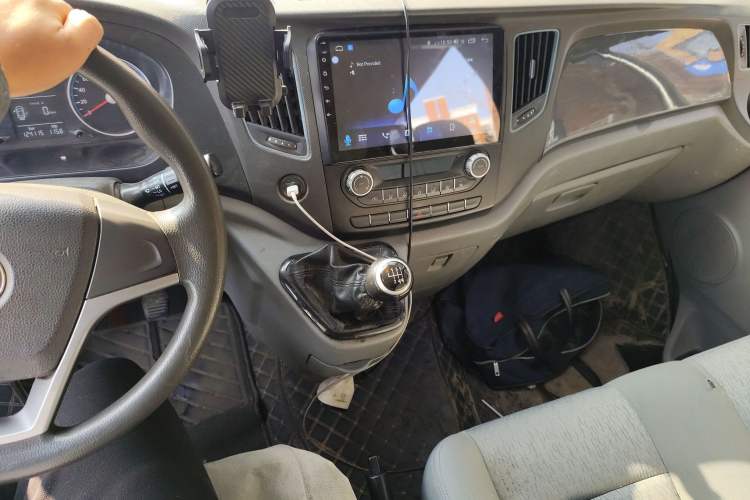 Used Foton Toano 2019 2.5T Multi-Function Long-Wheelbase Mid-Height 5-7 Seater 4J25TC3