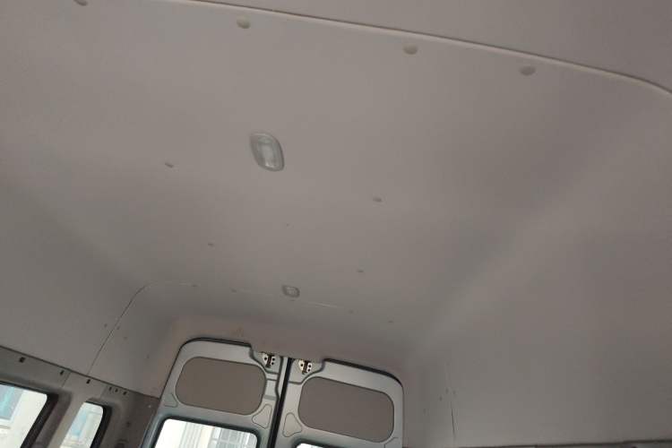 Used JAC Sunray 2024 2.0T Long-Wheelbase Express with Dual Tires High Roof—5/6/7-Seater
