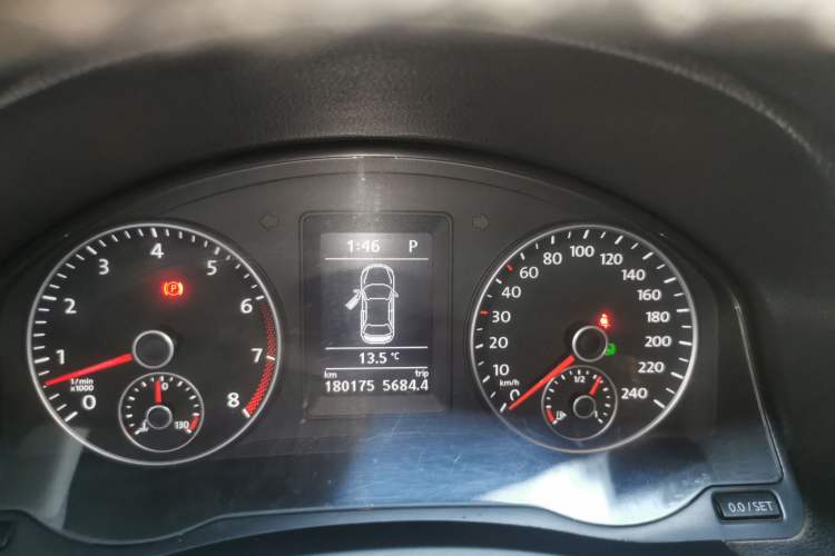 Used Volkswagen Sagitar 2010 1.4 TSI Automatic Luxury Model Instrument Cluster