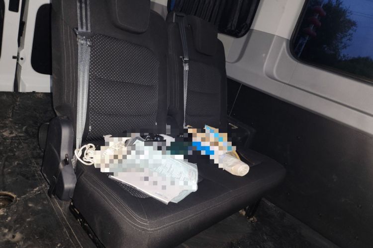 Used SAIC MAXUS Xintu V90 2024 ZhiJie 2.0T Manual Front-Wheel-Drive Short Wheelbase Mid-Roof Design with Single Rear Tire—5/6 Seater