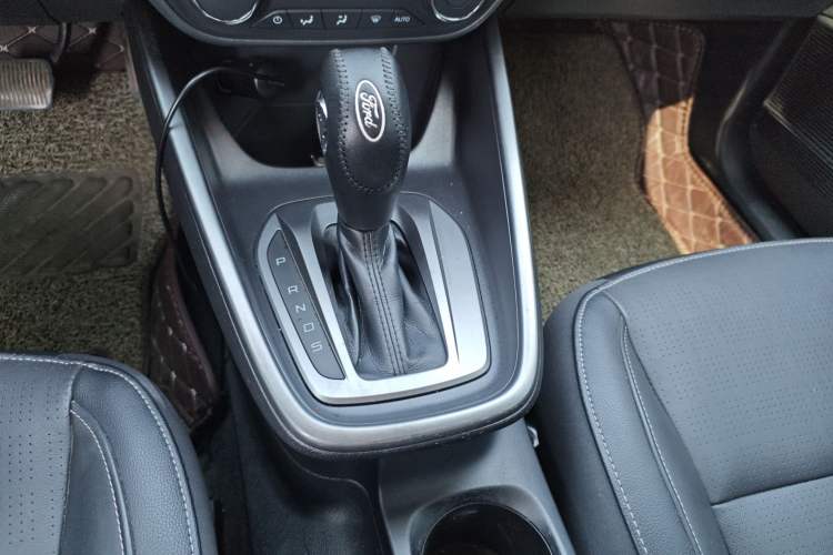 Used Ford Escort 2015 1.5L Automatic Fashion Model