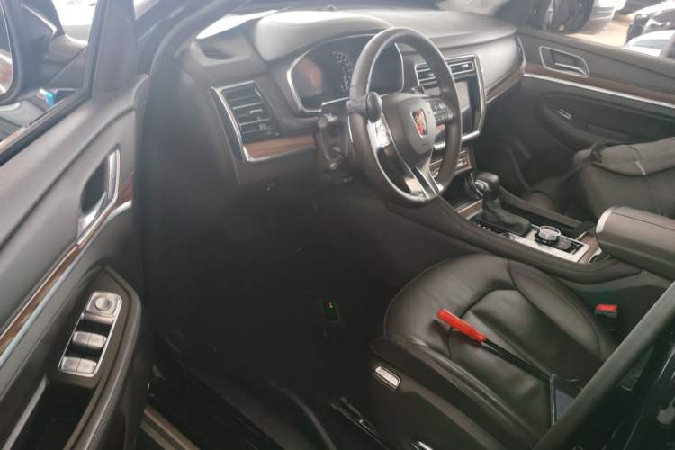 Used Roewe RX8 2018 30T Smart Connectivity All-Wheel Drive Supreme Edition