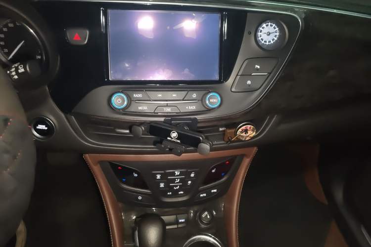 Used Buick Envision 2016 28T Four-Wheel Drive Elite Version