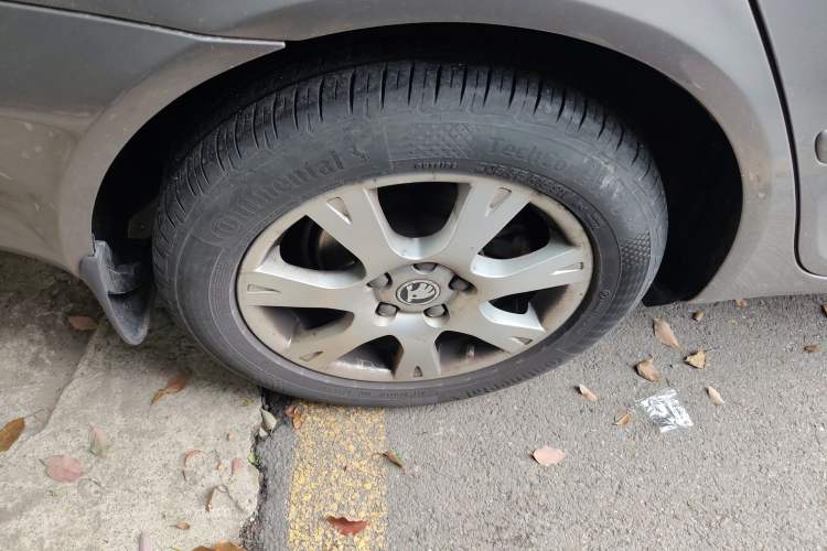 Used Skoda Octavia 2015 Classic Model 1.6L Automatic Yijie Version Exterior 5