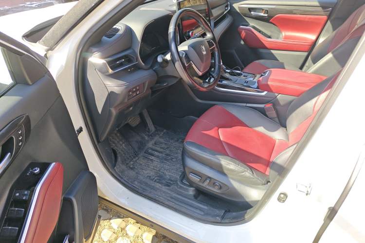 Used Toyota Crown Kluger 2021 2.5L HEV Four-Wheel Drive Flagship Edition Driver Seat