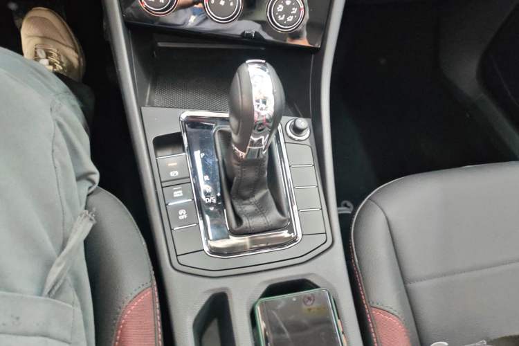 Used Volkswagen Bora 2021 1.5L Automatic Comfort Smart Connect Edition Gear Lever