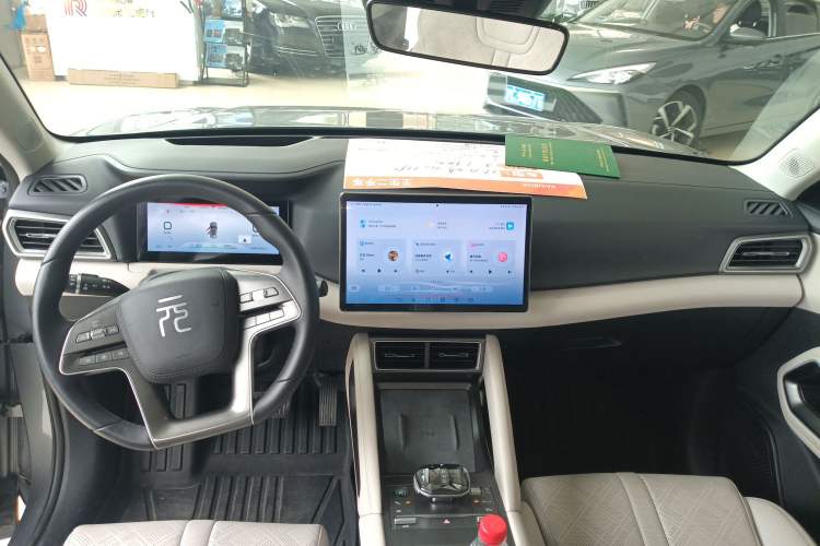 Used BYD Yuan UP 2024 401KM Beyond Edition Center Console